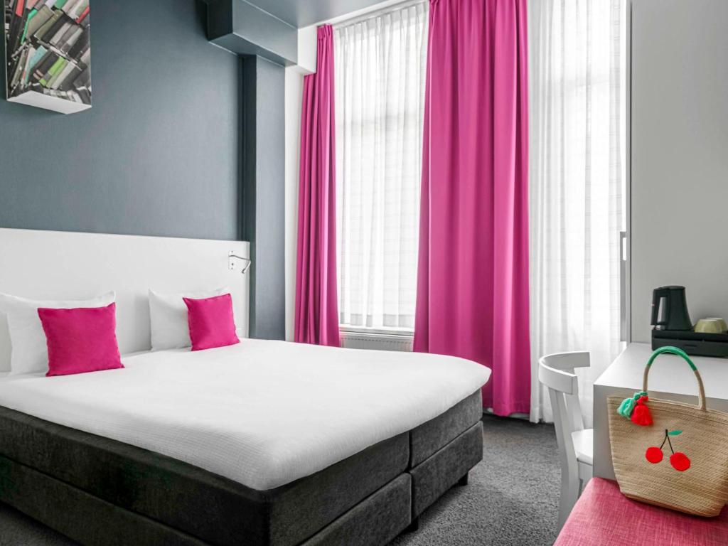 Ibis Styles Amsterdam Amstel - Hotel Overview