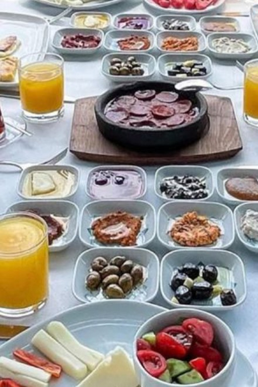 Istanbul: Bosphorus Morning Cruise With Breakfast - Breakfast Menu Highlights