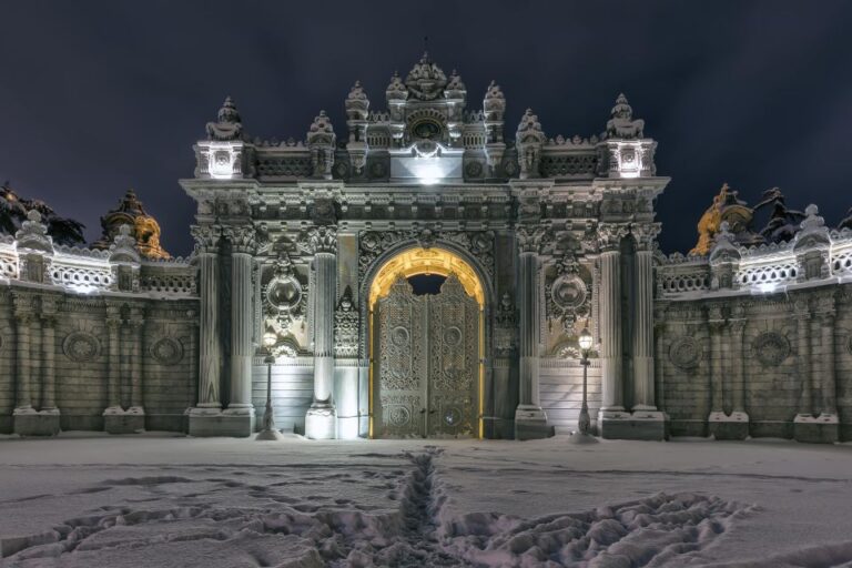 Istanbul: Dolmabahce Palace & Harem Skip-the-Line Entry