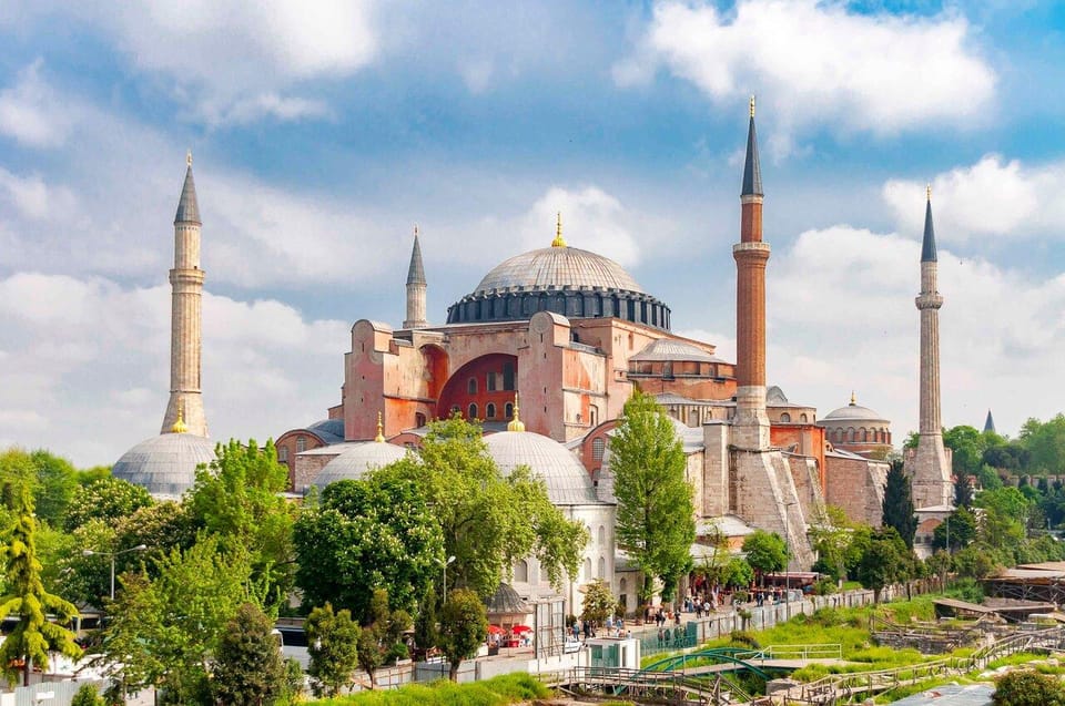 Istanbul: Hagia Sophia, Topkapi & Mosque Small Group Tour - Key Attractions Explored