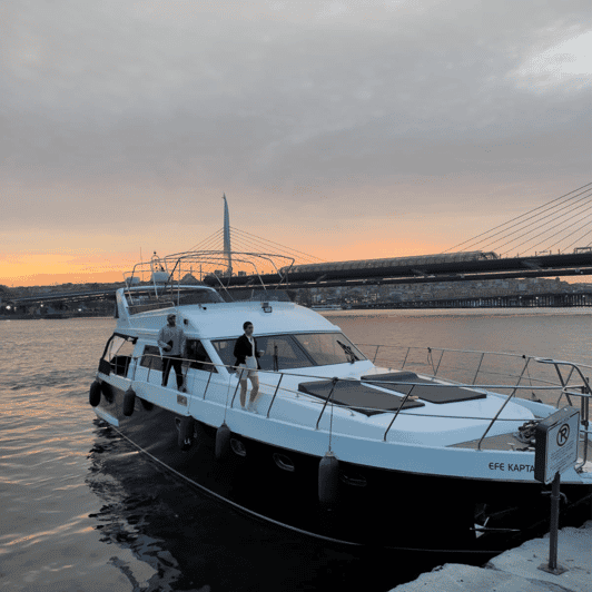 Istanbul: Private Bosphorus River Luxury Yacht Tour - Experience and Itinerary