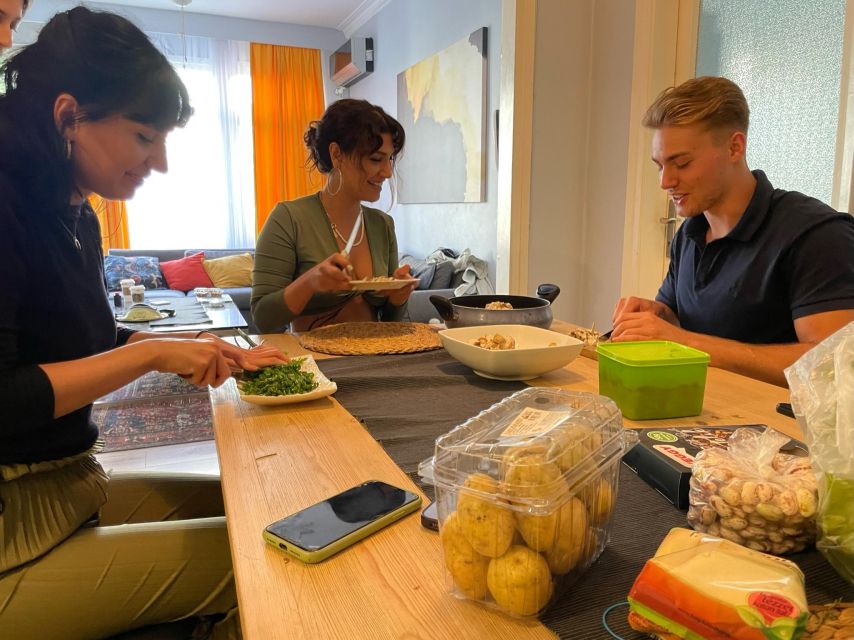 Istanbul: Vegan/Vegetarian Cooking Class With Locals at Home - Class Overview and Details