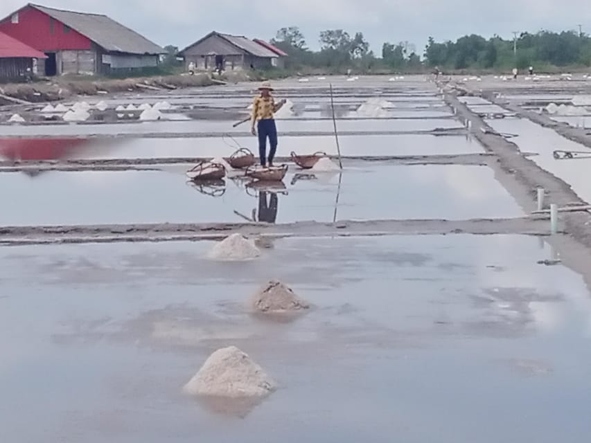 Kampot Travel. Pepper Farm.Secret Lake.Cave & Salt Field - Overview of the Tour