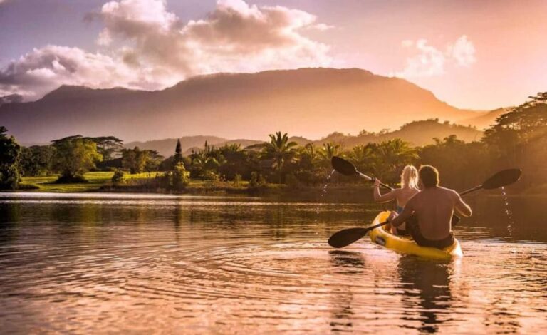 Kauai:Guided Kayak and Hike to Secret Falls