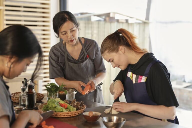 Korean Premium & Original Cooking Class Experience in Hanok