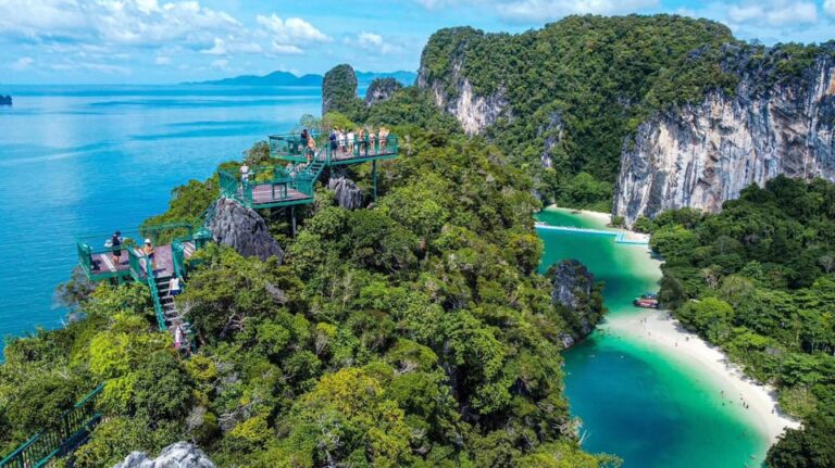 Krabi : Hong Island Tour One Day Private Longtail Boat Trip