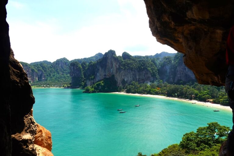 Krabi: Railay Viewpoint and Bat Cave Hike Half Day Tour