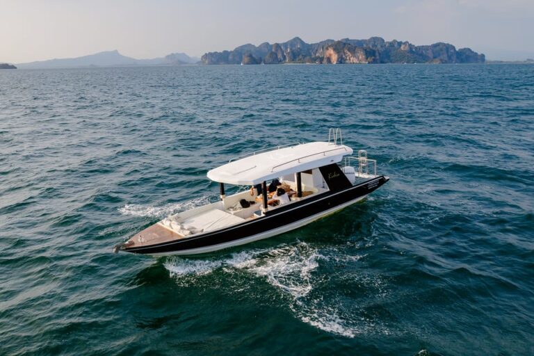 Krabiras Luxury Full-Day Speedboat Escape to Four Islands