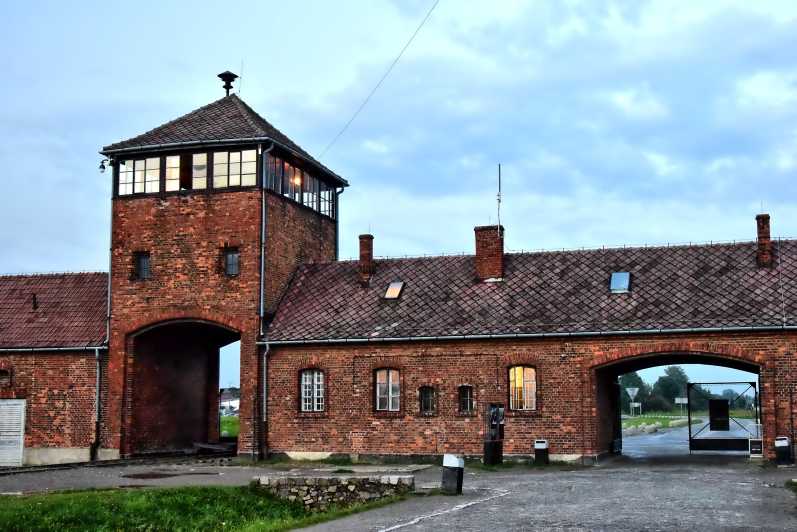 Kraków: Auschwitz-Birkenau Private Tour & Transportation - Overview of the Tour