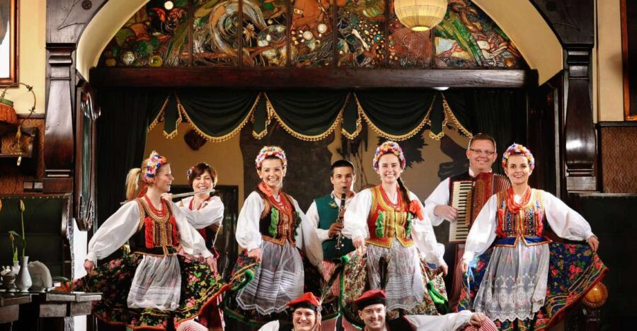 Krakow: Folk Show & 3-Course Dinner at Jama Michalika Café