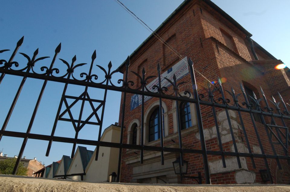 Krakow: Jewish Quarter Guided Walking Tour - Overview of the Jewish Quarter