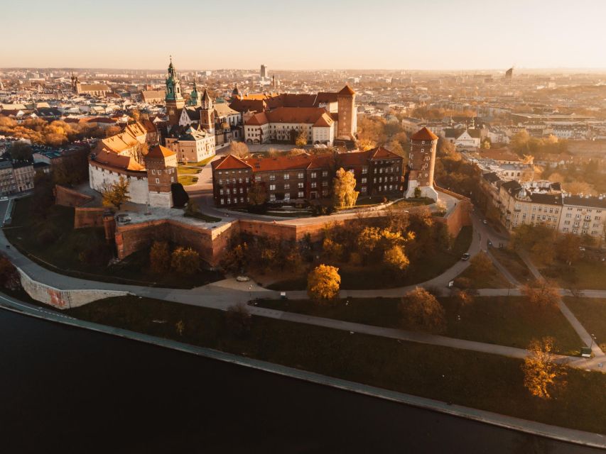 Krakow: Private Exclusive History Tour With a Local Expert - Tour Overview