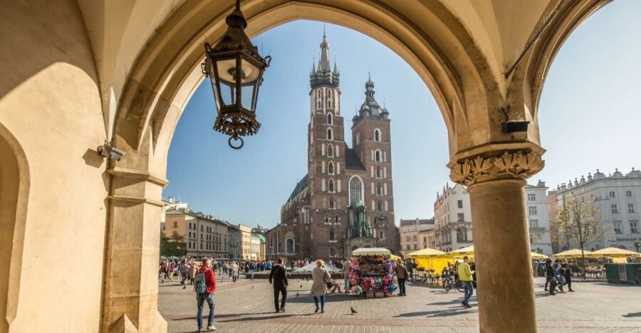 Krakow: Traditional Street Food Walking Tour