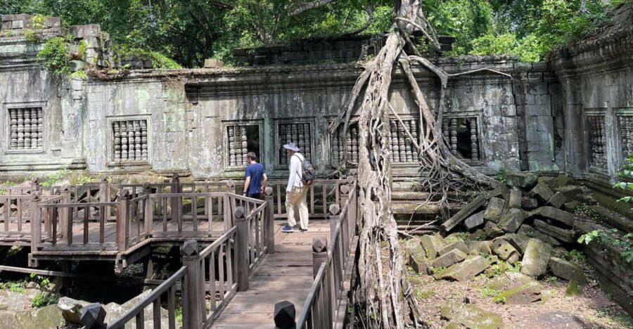 Kulen Waterfall and Beng Mealea Private Day Tour