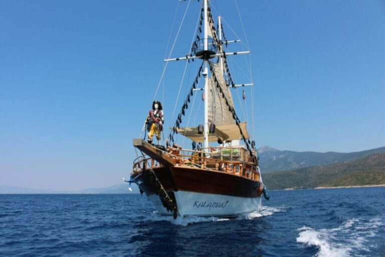 Kusadasi: Boat Tour With Lunch