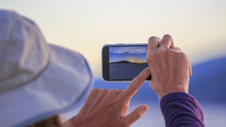 La Paz: 1-Day Uyuni Salt Flats Tour by Flight With Hotel