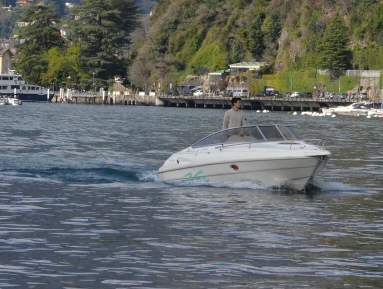 Lake Como: 2 Hours Private Boat Tour With Driver