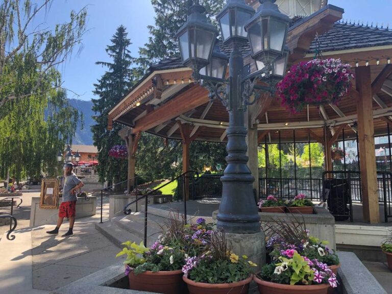 Leavenworth: Beaches & Bites Self-Guided Audio Walking Tour