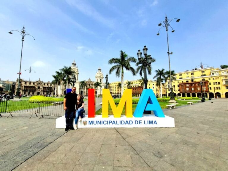 Lima: City Highlights Walking Tour & Catacombs