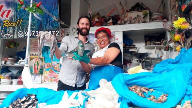 Lima: Food History & Local Markets (Food Tour)