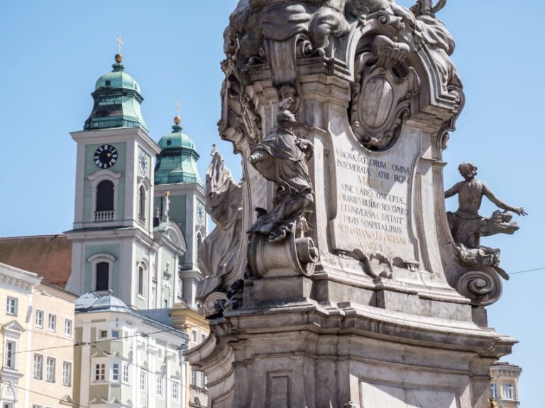 Linz: Churches & Old Town Private Guided Tour