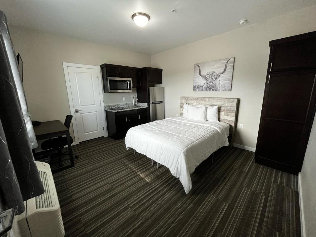 Longhorn Flats - Property Overview
