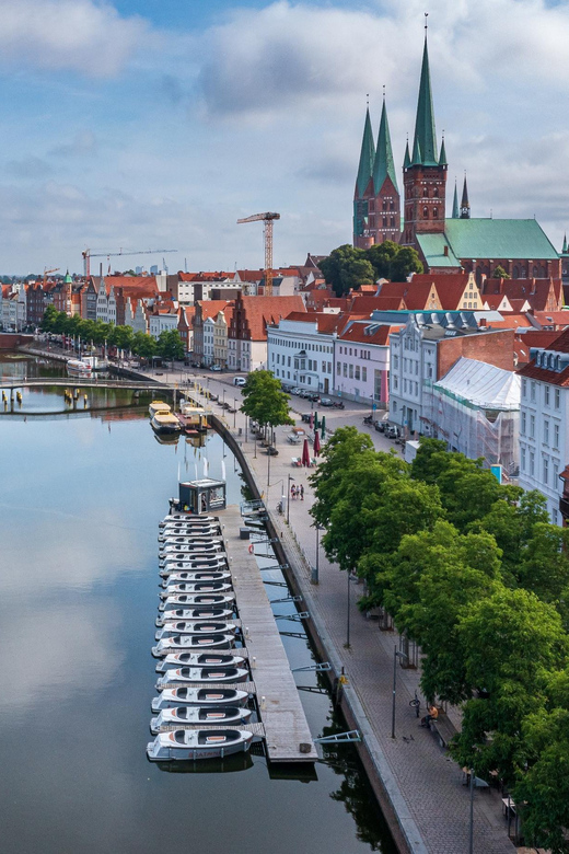 Lübeck: Electric Boat Rental – No Driving License Required