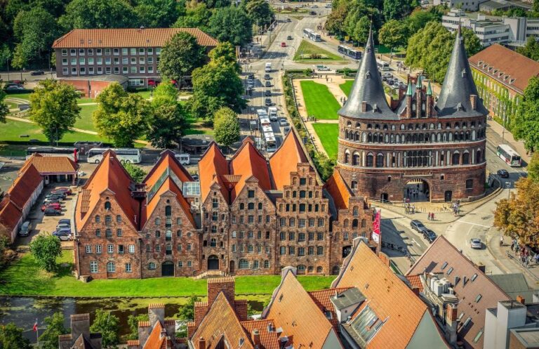 Lübeck: Private Historical and Architectural Walking Tour