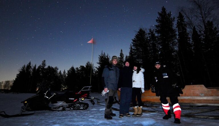 Luleå : Northern Lights Tour on a Snowmobile Drawn Sled