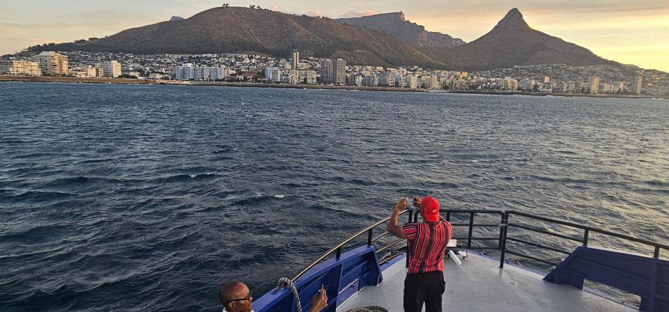 Luxury Boat Cruise From the V&A Waterfront - Overview of the Cruise Experience