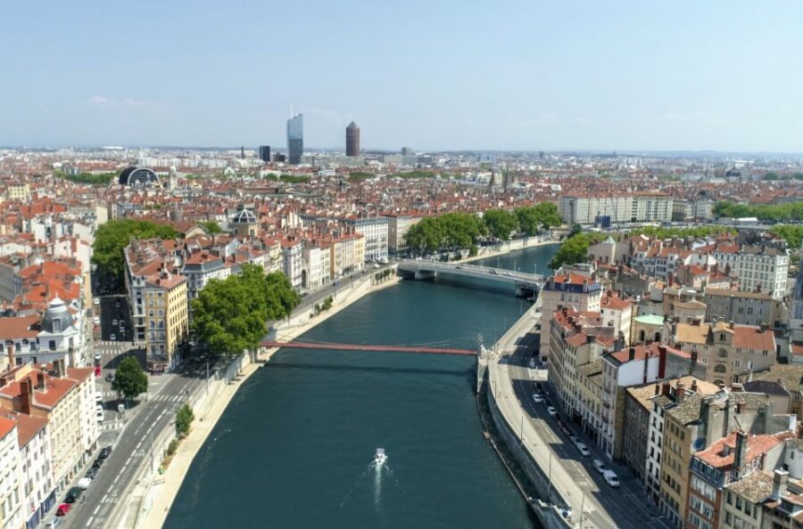 Lyon: Electric Boat Rental Without a License