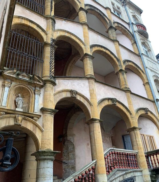 Lyon: Private Walking Tour of Lyons Traboules