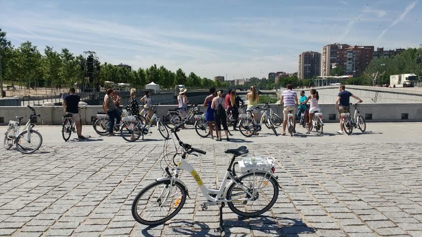 Madrid: 3-Hour Sightseeing Tour by Electric Bike - Tour Overview