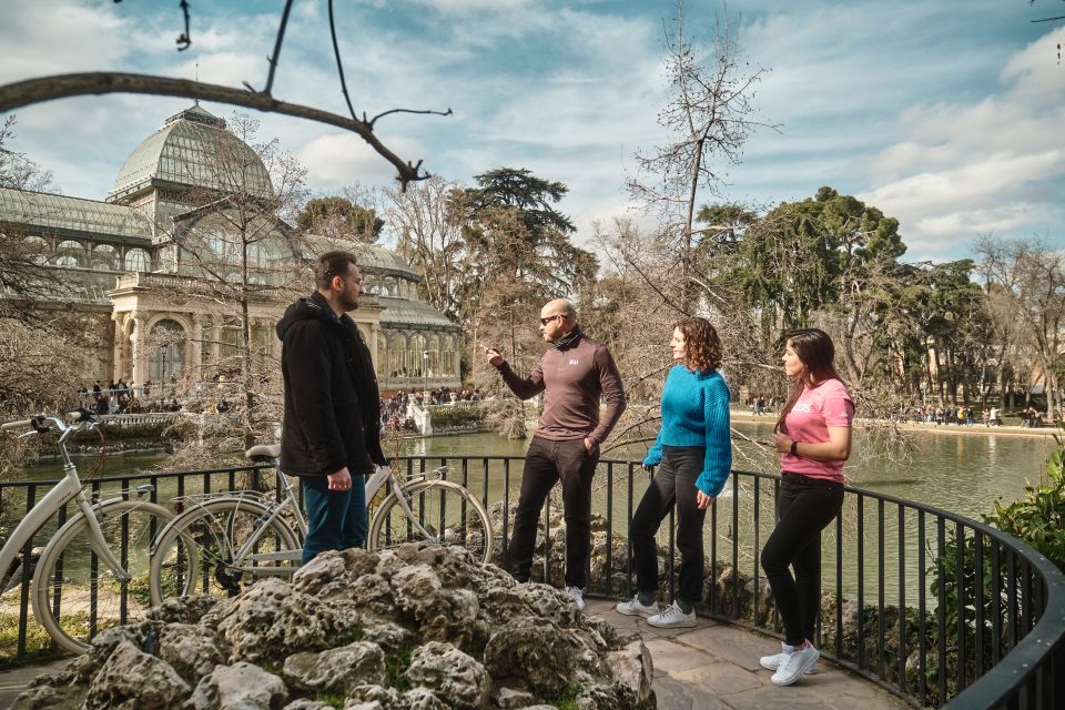 Madrid: City Highlights Guided Vintage Bike Tour - Tour Overview