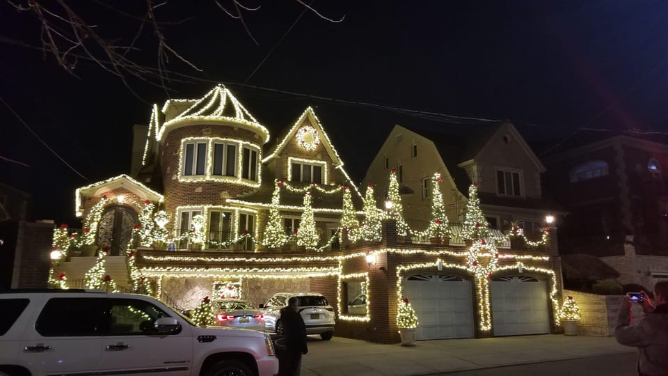 Magnificent Christmas Lights Tour of Dyker Heights Brooklyn - Tour Overview