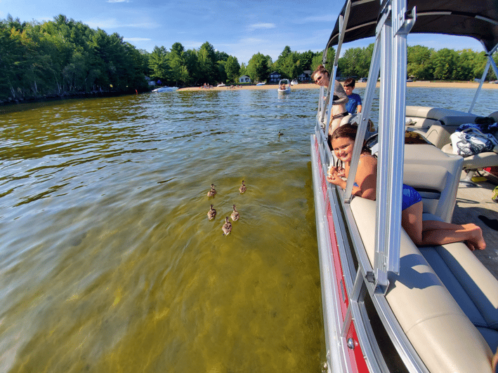 Maine: Charter Bowliner Boat Rides on the Penobscot River - Experience the Cruise