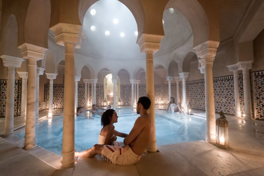 Malaga: Hammam Al Ándalus Entry Ticket With Massage