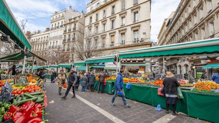 Marseille: Noailles District and Market Guided Walking Tour