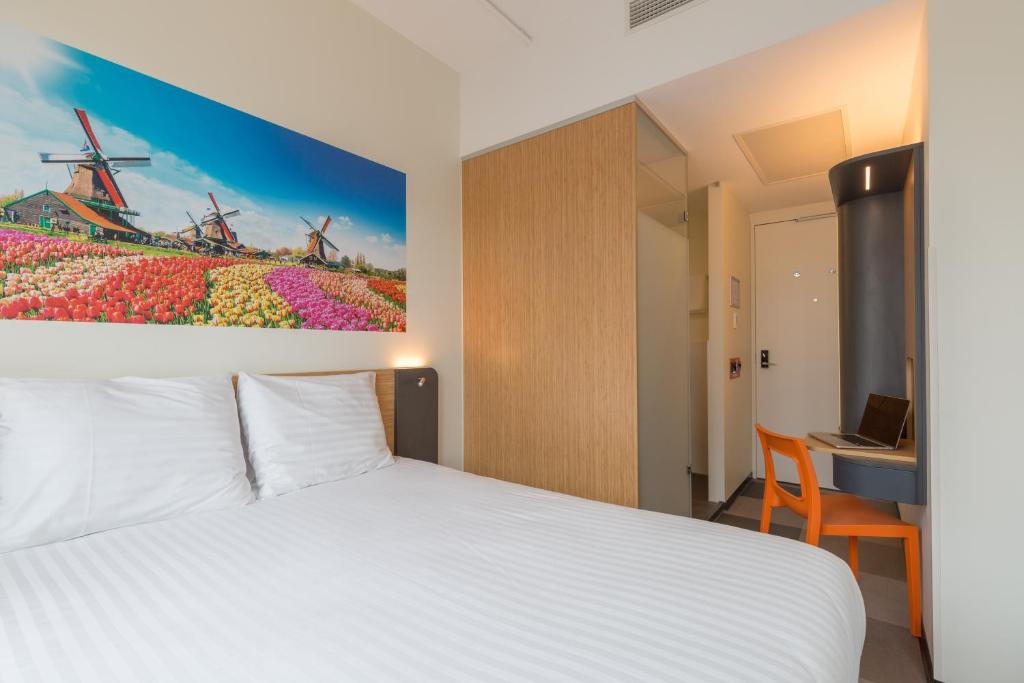 Maxhotel Amsterdam Airport Schiphol - Hotel Location and Accessibility