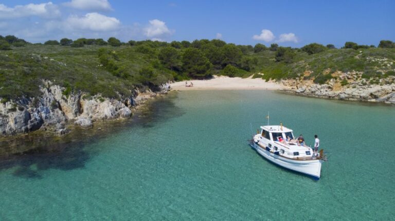 Menorca: Llaut Boat Cruise With Local Appetizers