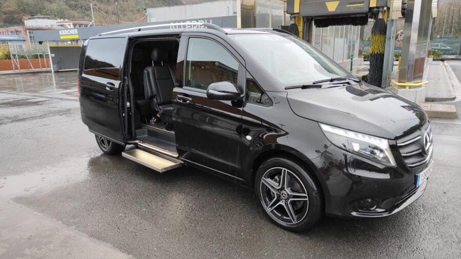 Minivan-Transfer San Sebastian Airport (EAS) to City Center