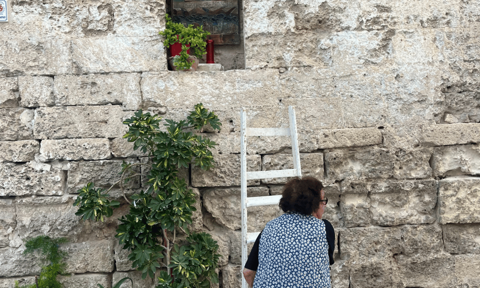 Monopoli: Walking With a Sommelier - Key Stops Along the Route