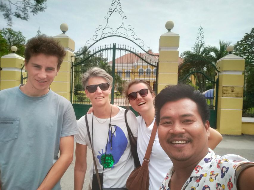 Morning Tuk Tuk: City, Handicrafts, Killing Field, Temples
