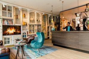 Motel One Amsterdam-Waterlooplein - Hotel Overview and Location