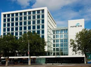 Motel One Amsterdam - Hotel Location and Accessibility