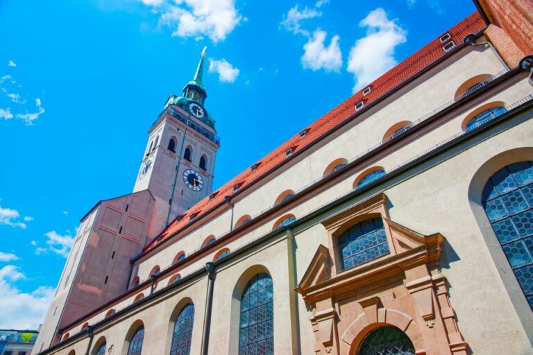 Munich: Old Town Highlights Private Walking Tour