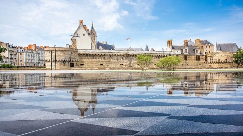 Nantes : Must-see Attractions Walking Tour - Tour Overview