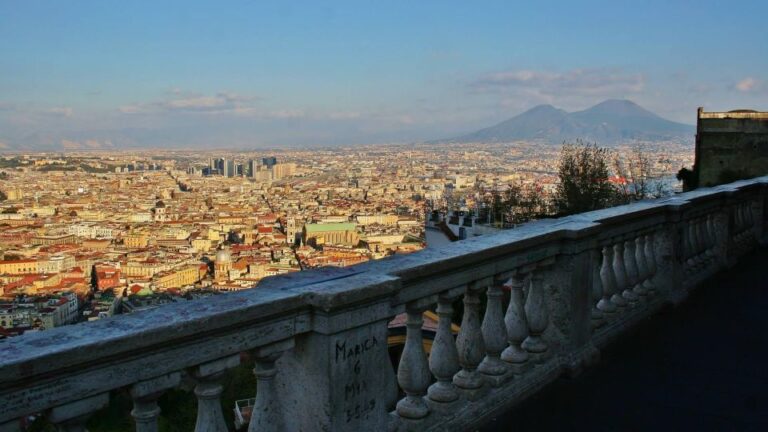 Naples: Hop-On-Hop-Off Bus Tour of Naples