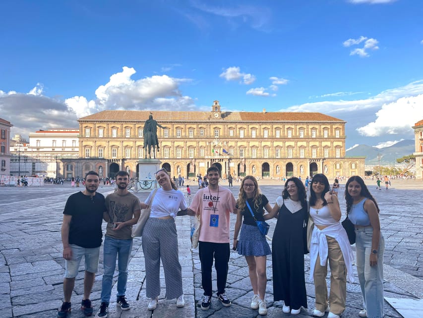 Naples: Private Family Mythology Treasure Hunt W/ Food Stops