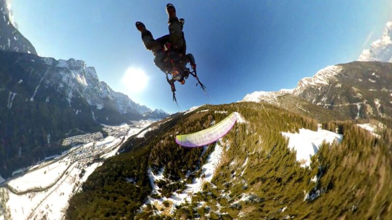 Neustift in the Stubai Valley: Tandem Paragliding Flight